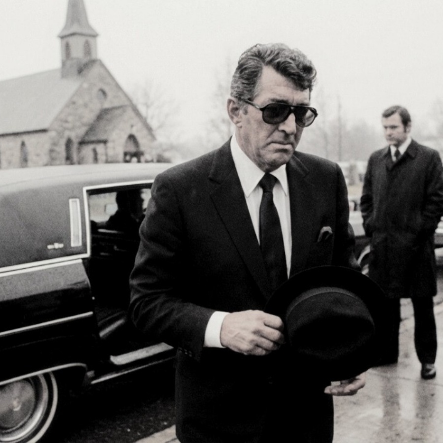 Dean Martin CRASHED a stranger’s funeral in 1977 — nobody knew WHY for 30 years