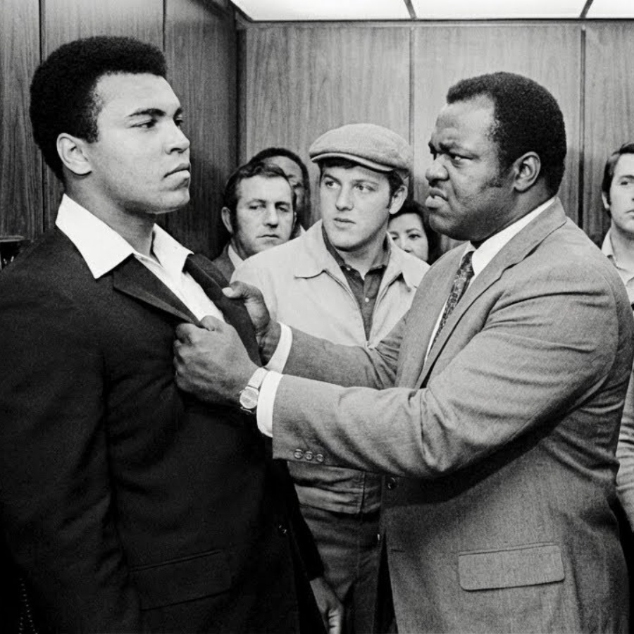 Muhammad Ali TRAPPED in Elevator with 3 Hostile Men — What He Did Next Will SHOCK You” JJ