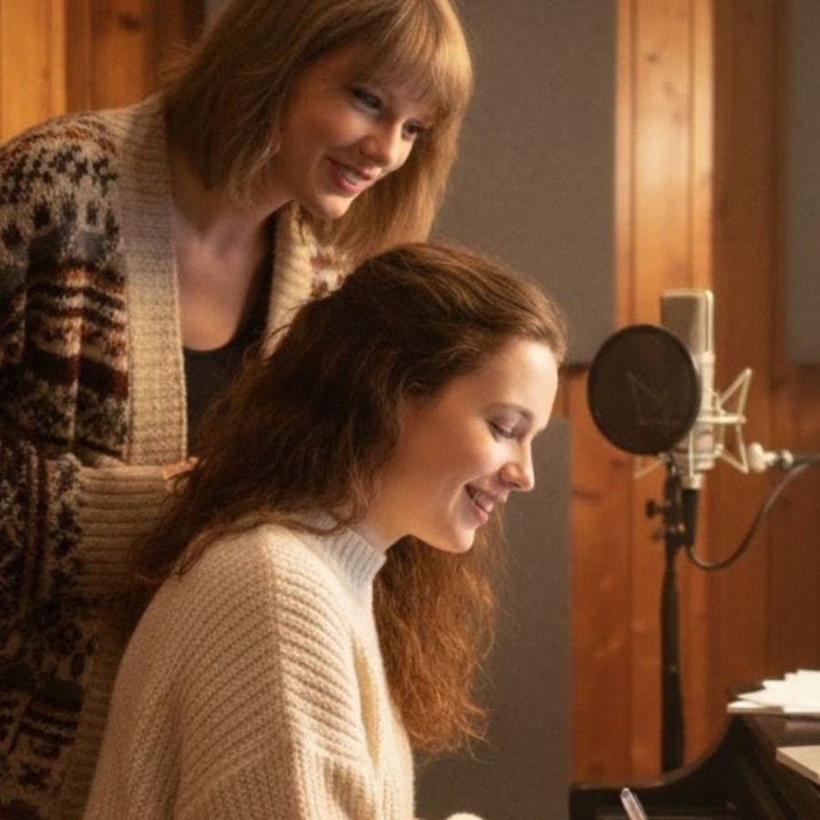 Singer lost her voice to cancer — Taylor Swift gave her something even MORE powerful than singing JJ