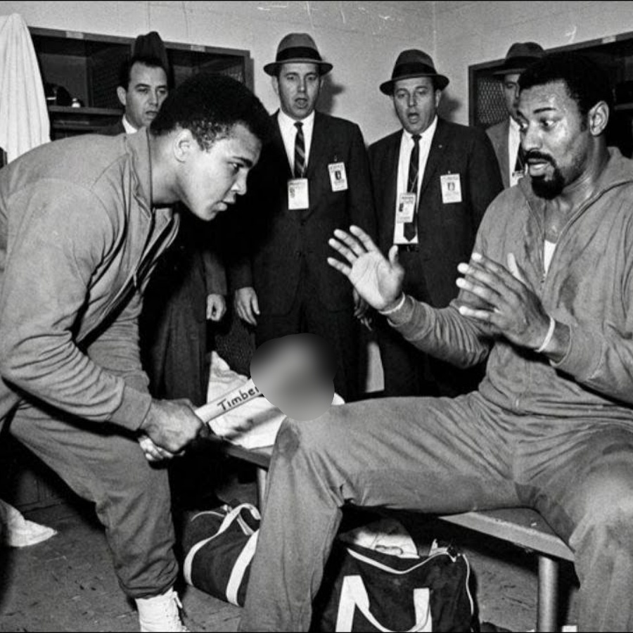 Muhammad Ali HUMILIATED This 7-Foot Giant Without a Single Punch! JJ
