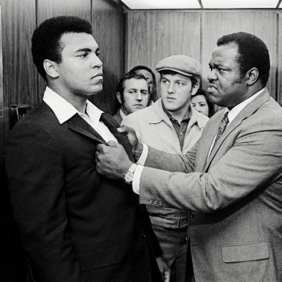 Muhammad Ali TRAPPED in Elevator with 3 Hostile Men — What He Did Next Will SHOCK You” JJ