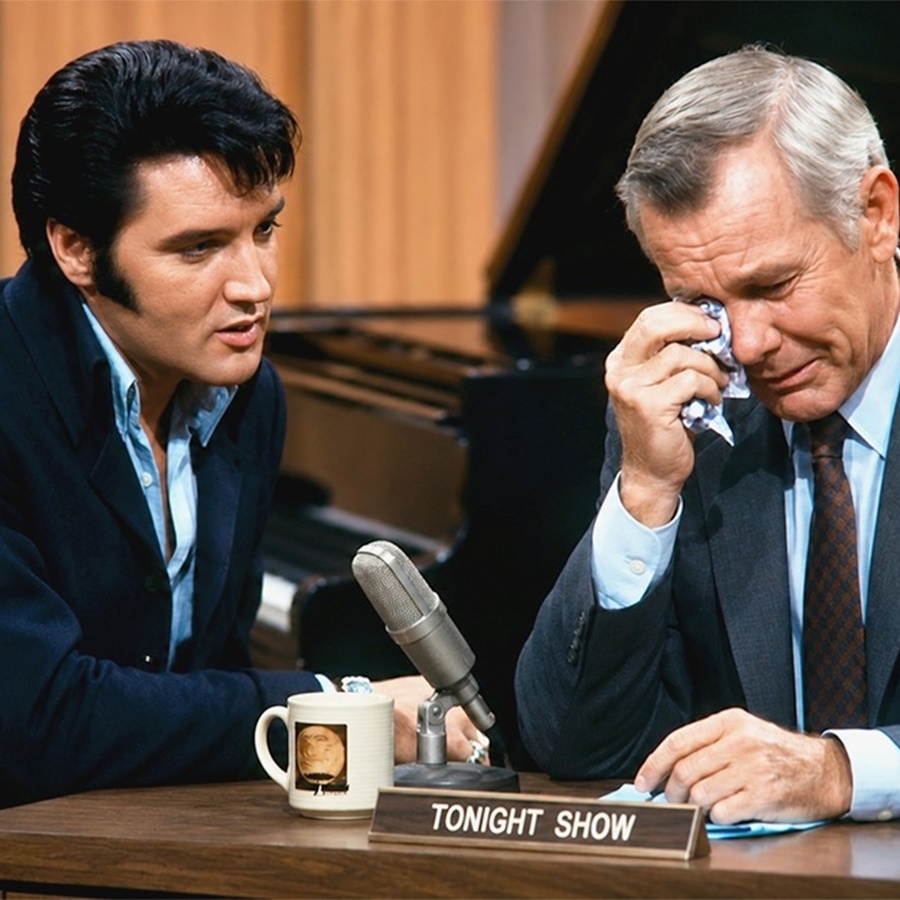 Johnny Carson Asked Elvis ONE Question About His Mom — 30 Million Watched Him Break Down D